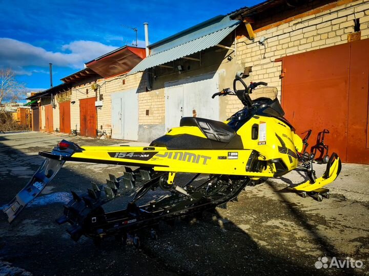 BRP Ski-Doo Summit X T3 154 800R E-tec 2016 MY