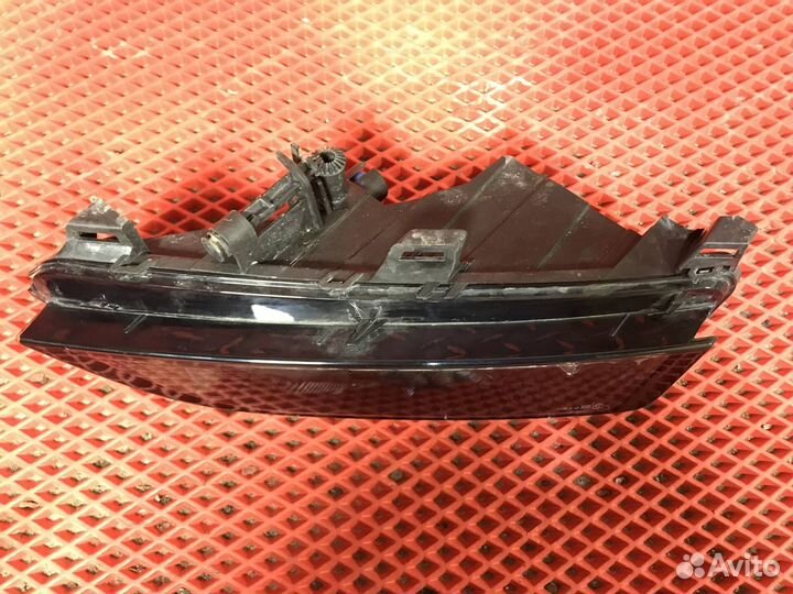 Птф правая Skoda Rapid 2