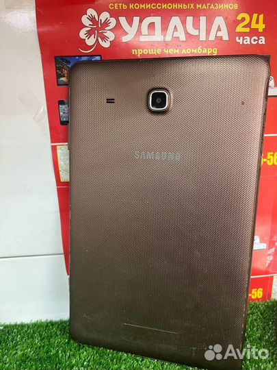 Планшет Samsung Galaxy Tab E 9.6 SM-T561N(2015)
