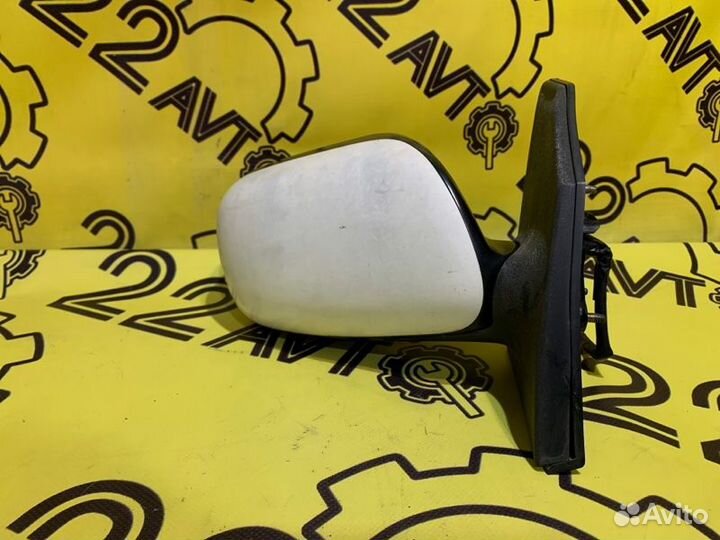 Зеркало заднего вида переднее правое Toyota
