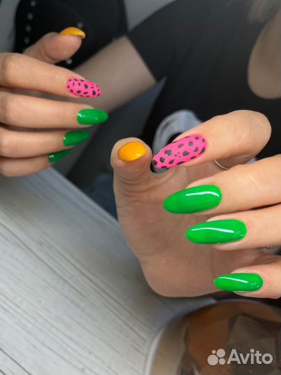 Маникюр и педикюр