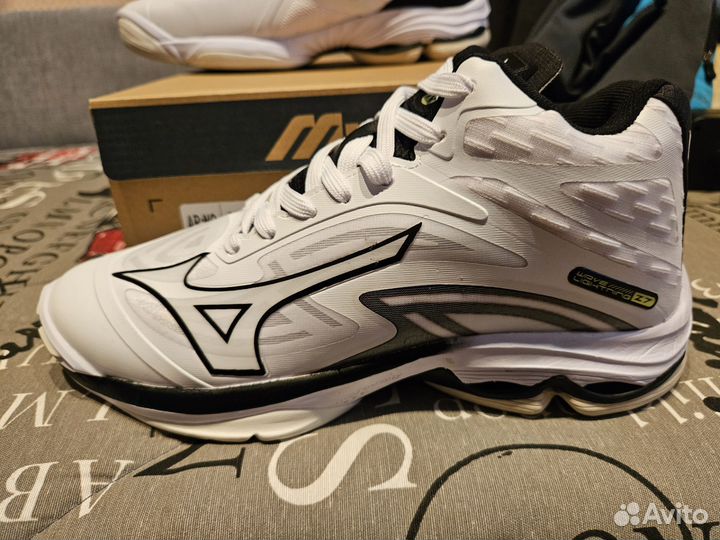 Кроссовки волейбольные Mizuno Wave lightning Z7