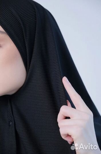 Хиджаб на кнопках