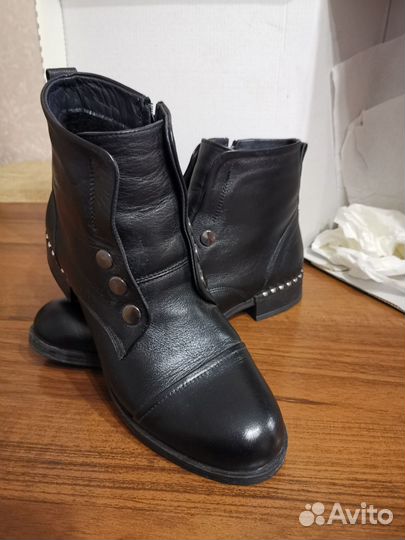 Ботинки женские