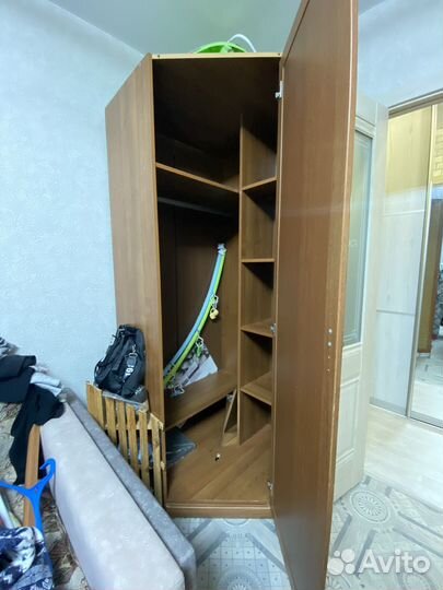 Шкаф угловой