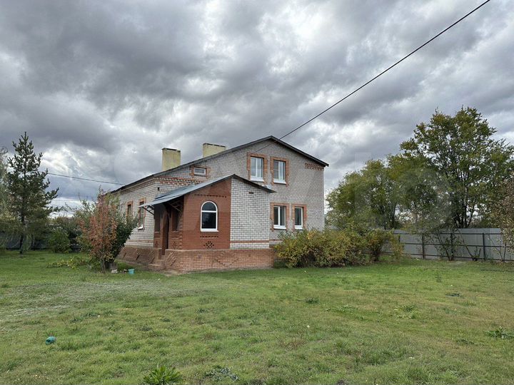 Коттедж 200 м² на участке 16 сот.