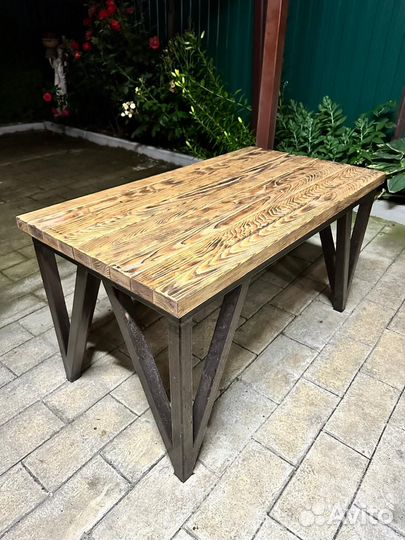 Столик уличный (дуб, бук, ясень)