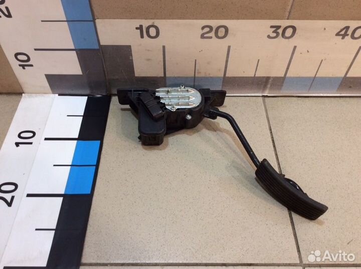 Педаль газа Mitsubishi Pajero 4 V8 2007-2018