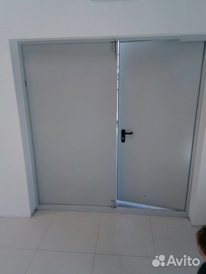 Противопожарные двери и люки