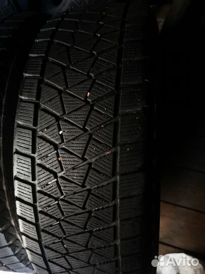 Bridgestone Blizzak DM-V2 225/65 R17