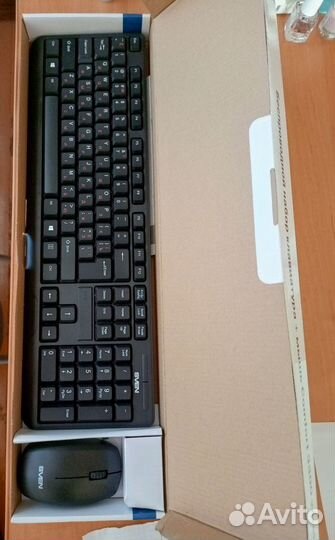 Клавиатура беспроводная +мышь