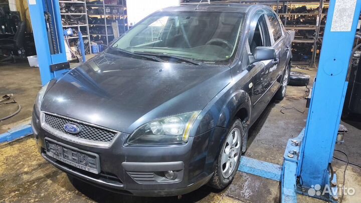 Рейка топливная Ford Focus 2 1301403. 4M5G9D280DB