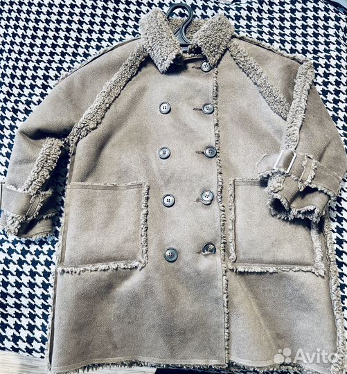 Дубленка демисезонная на ребенка 4-5 лет