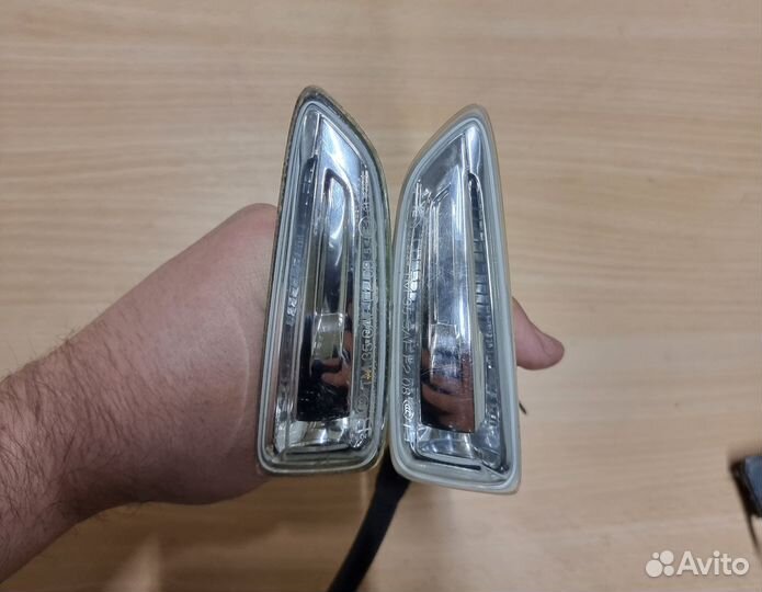 Поворотник Opel Astra J