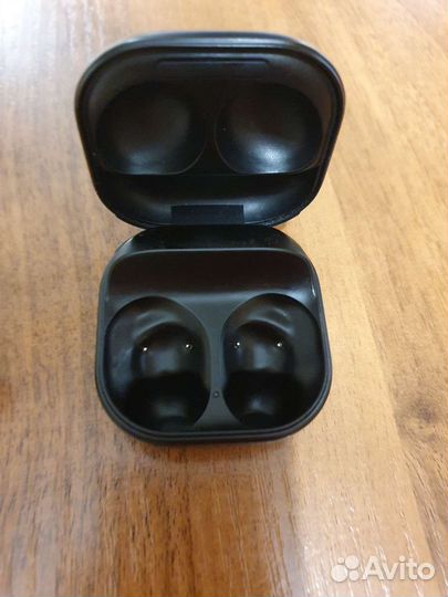 Кейс для наушников Samsung Galaxy Buds Pro