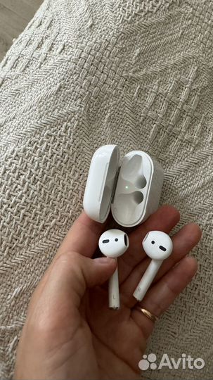 Беспроводные наушники apple airpods