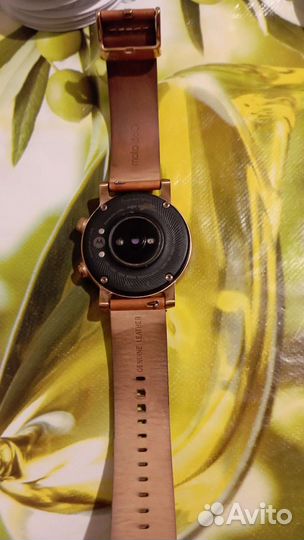 Смарт часы motorola360