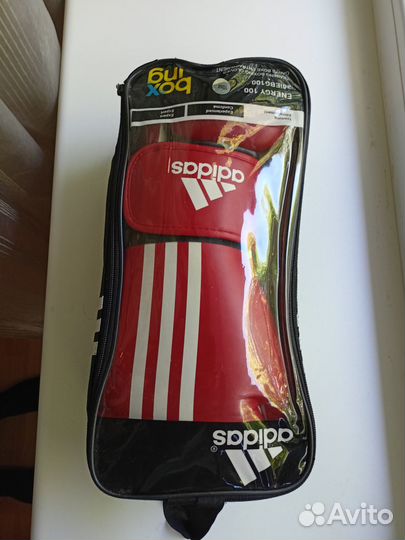 Боксерские перчатки 10 oz adidas
