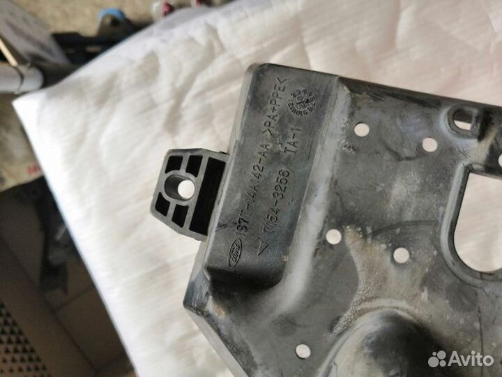 Корпус блока предохранителей Ford Mondeo 3 2006