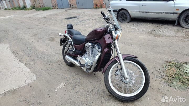 Suzuki Intruder vs750