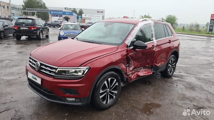 Volkswagen Tiguan 1.4 AMT, 2019, битый, 90 607 км