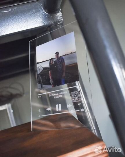 Музыка на стекле. Трек на стекле. Пластинка Spoti