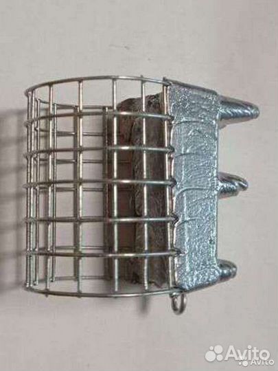 Кормушка фидерная вампир