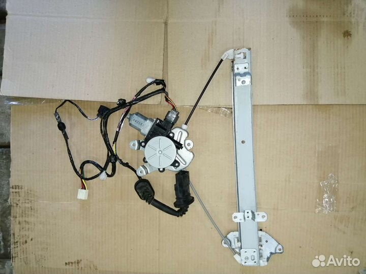 Стеклоподьемник Mitsubishi Lanser 9 задний левый