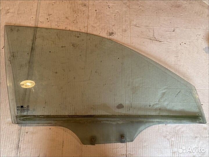 Стекло двери передней правой Kia Spectra