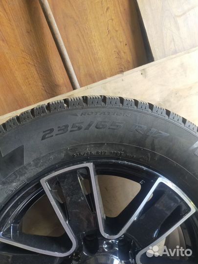 Pirelli Ice Zero 235/65 R17