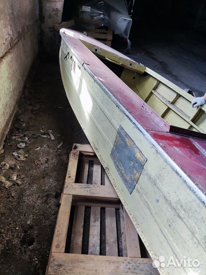 Лодка Днепр