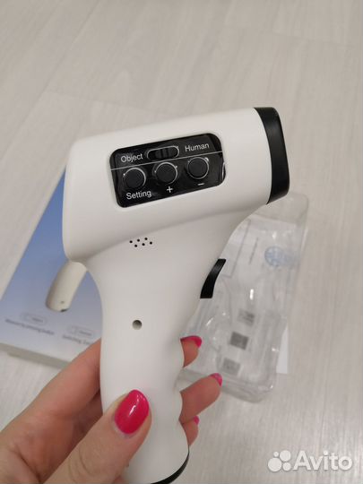 Бесконтактный инфракрасный термометр