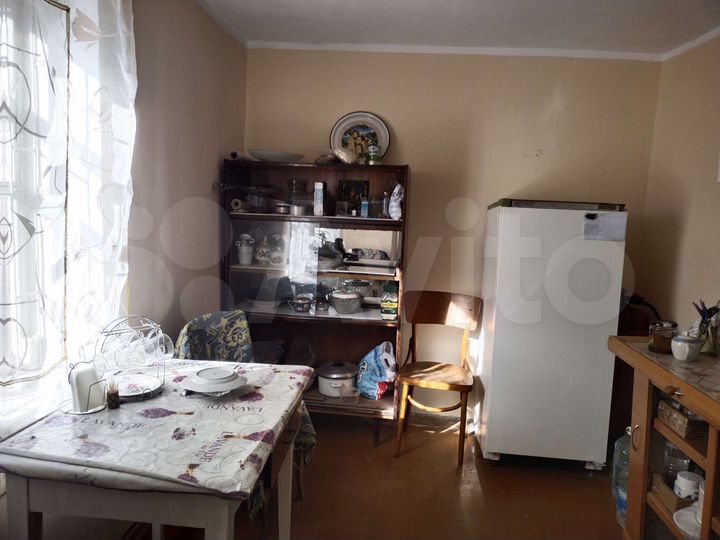 Комната 28 м² в 3-к., 1/1 эт.