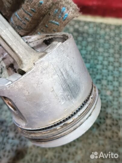 Поpшeнь с шатуном Аudi 100 44 1.9 WH 79.485