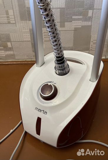 Отпариватель вертикальный Marta MT-1178 красный