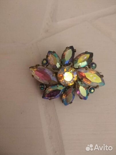 Брошь женская