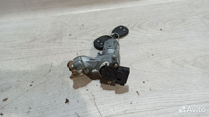 Замок зажигания Geely MK cross