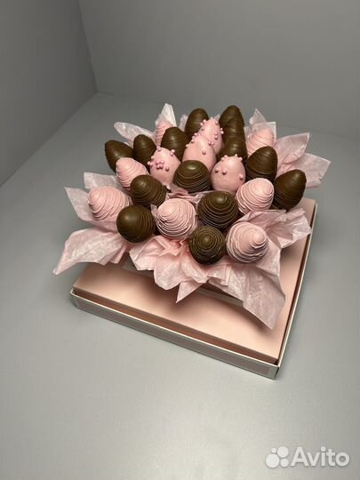 Клубника в шоколаде букет в шкатулке