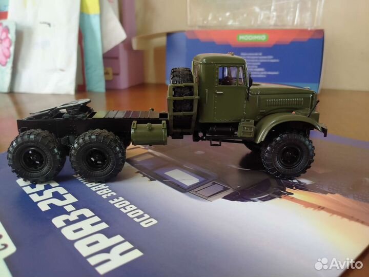 Краз 255 В седельный тягач модель 1/43 номер 79