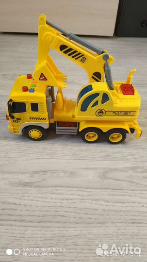 Экскаватор игрушка