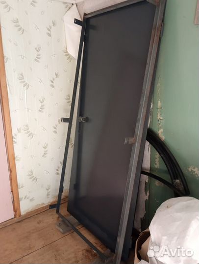 Дверь входная металлическая бу