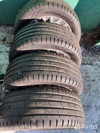 R17 Nokian Tyres Hakka Black 2 225/50, PCD 5x112 DIA 66.6