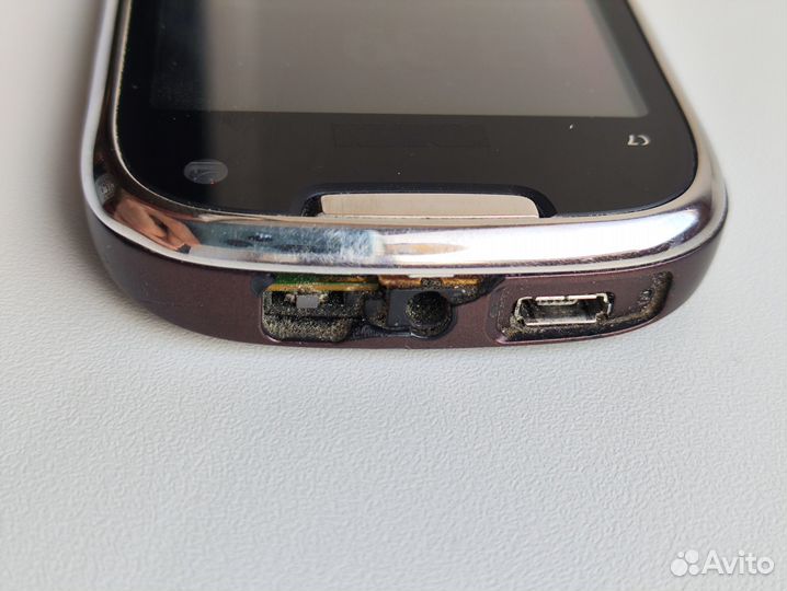 Nokia C7-00, 8 ГБ