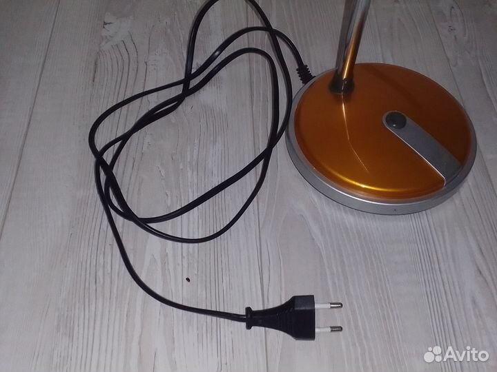 Лампа настольная