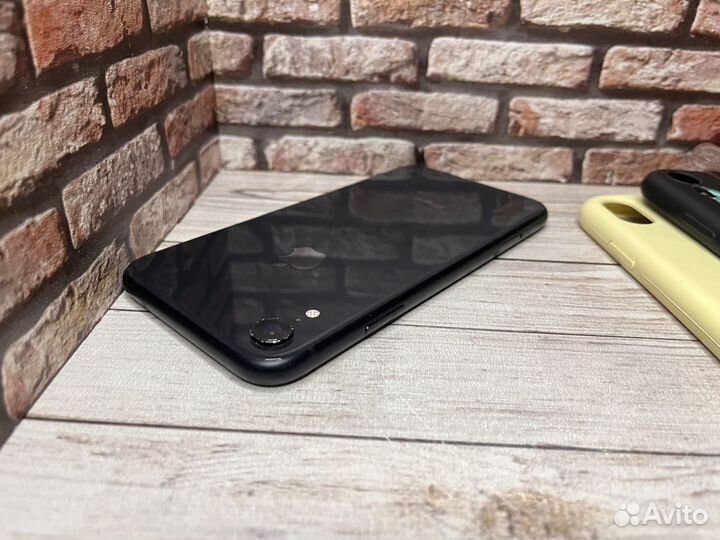 iPhone Xr, 64 ГБ