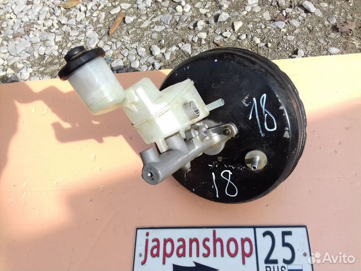Главный тормозной цилиндр на Toyota Rav4 2000 - 05