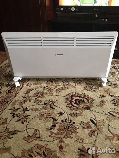 Продам конвекторный обогреватель Зубр