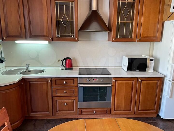 4-к. квартира, 83 м², 2/10 эт.