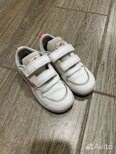 Кроссовки adidas