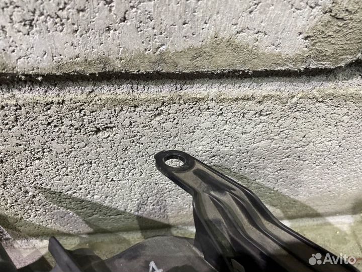 Фара передняя правая Toyota Camry AVV50-1002911